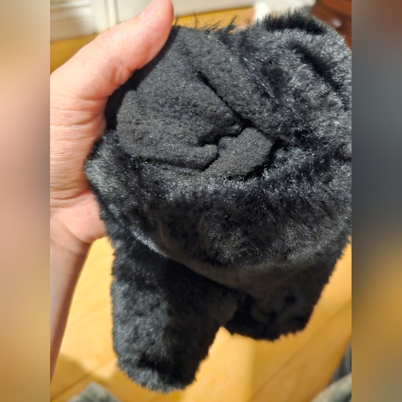 Brand new never worn furry mittens with fleece lining - Picture 3 of 5
